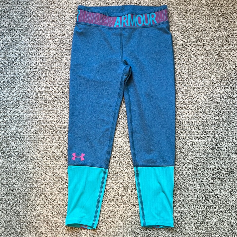 NWOT never worn Under Armour girls leggings